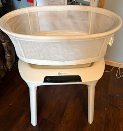 Mamaroo bassinet