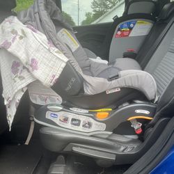 Chicco Carseat and Base