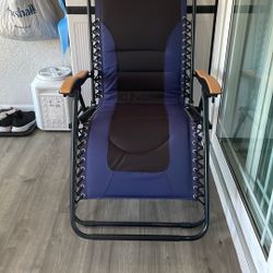 2 Reclining Chairs