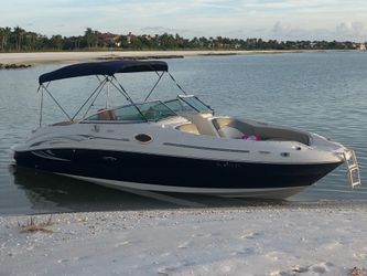 Sea Ray Sundeck 26’