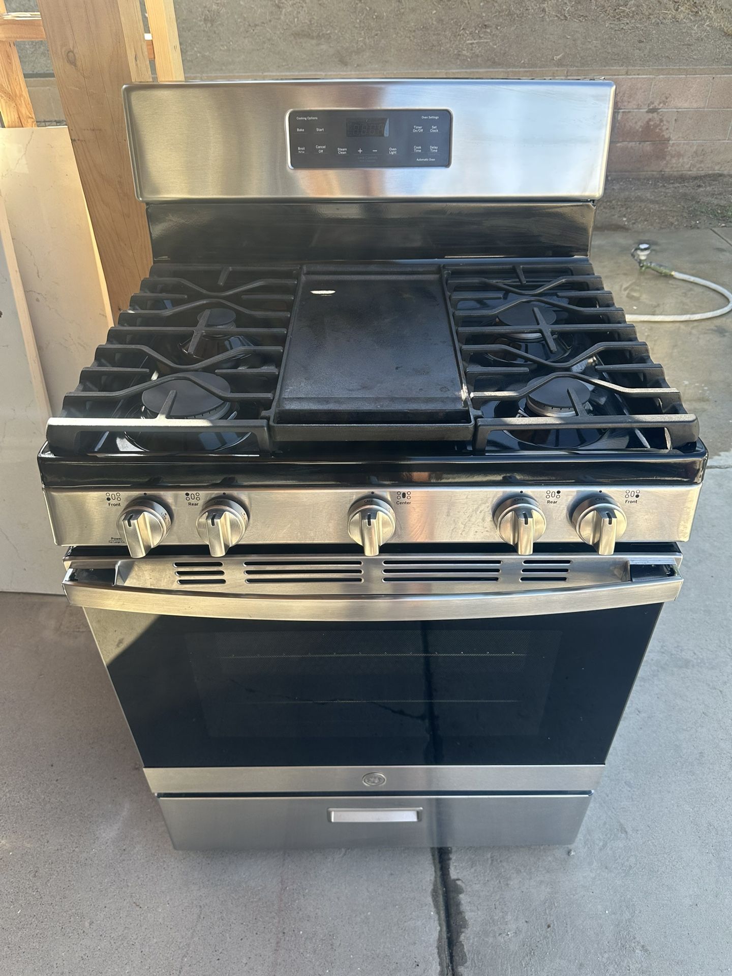 GE stove And Microwave