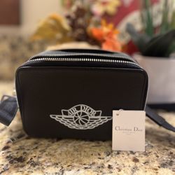 Dior X Air Jordan Collaboration Messenger Bag(Navy)