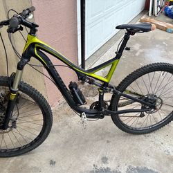 Specialized  many bike  29 inch wheels