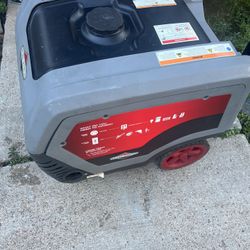 5,600 Volts Griggs & Stratton Generator 