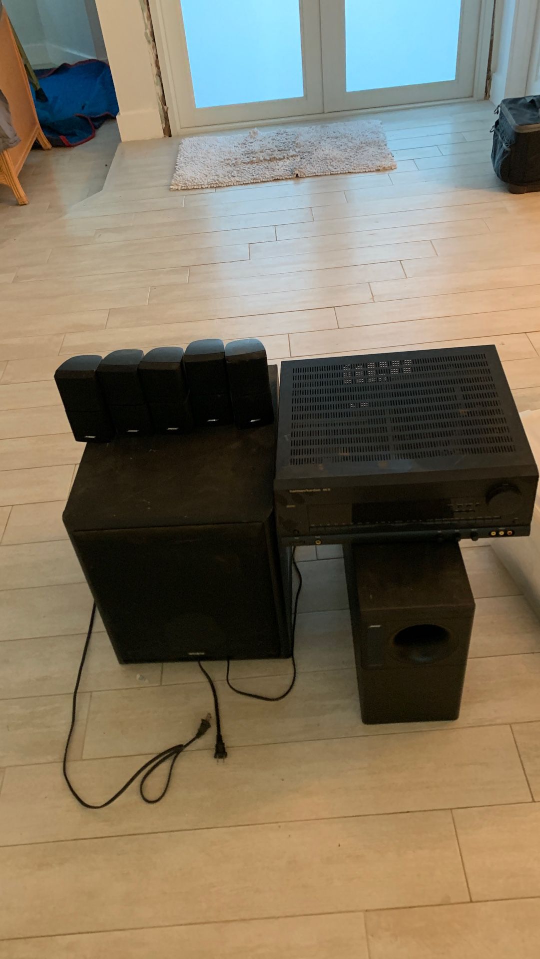 Harman/kardon. Avr 35 5 wall speakers 1 base and a velodyne subwoofer