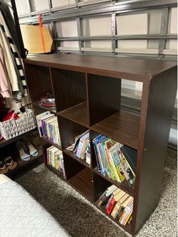Book shelf with cubbies