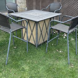 4 Seat Outdoor Patio Furniture With Bonfire Table.