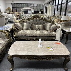 Livibg Room Set