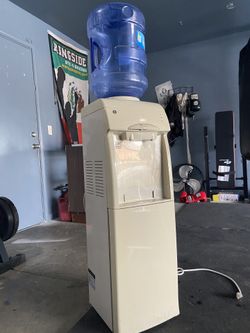 Water Dispenser 