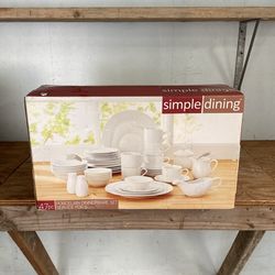 Brand New Dinnerware Set