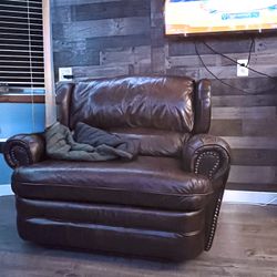 Leather Recliner Couch And Jumbo Seat