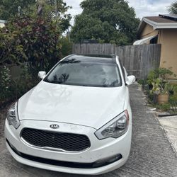 Kai K900 V8 Luxury Sedan 4d