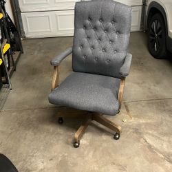 Desk chair