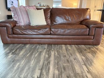 Leather Sofa/couch