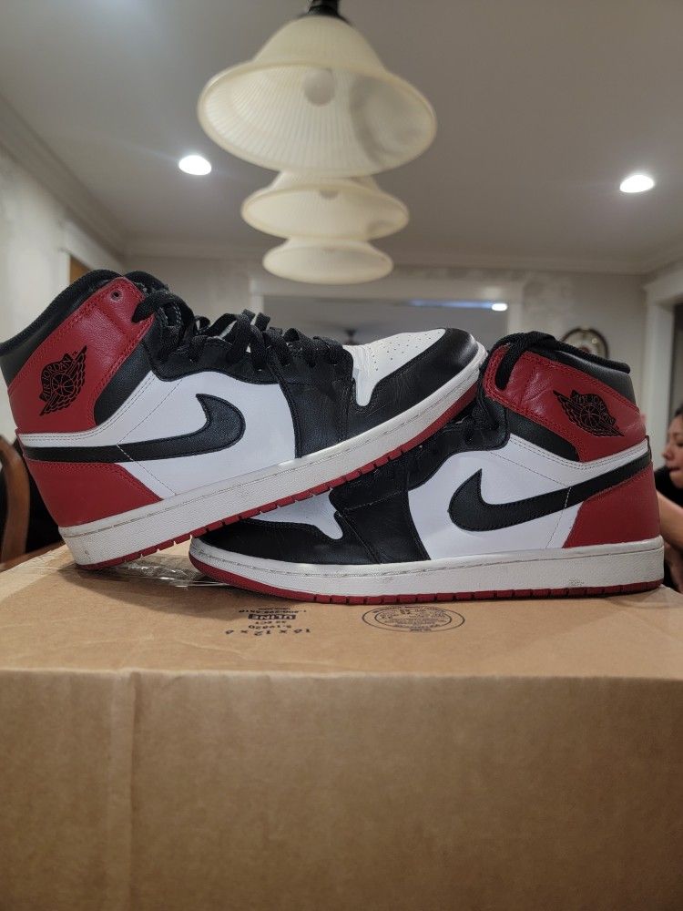 Jordan 1 Retro
"Black Toe" (2013)