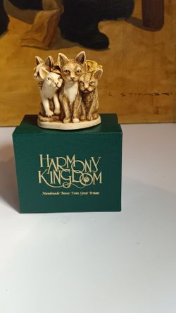 Harmony kingdom figurine