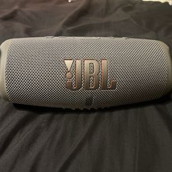 JBL Charge 5