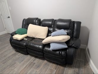 Faux leather manual recliner couch(Broken)