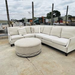 cream sectional sofa with ottoman🦋