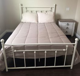 Full size bedframe and mattress
