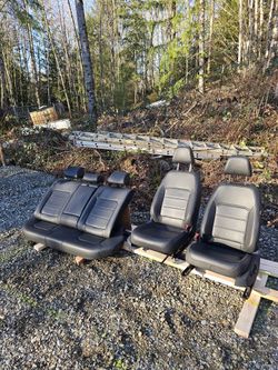 2018 Volkswagen Passat Front & Rear Leather Seats Set