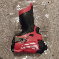 Milwaukee M12 Fuel Impact Driver