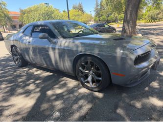 Dodge Challenger SXT