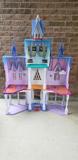 This is the Disney Frozen 2 Ultimate Arendelle Castle playset