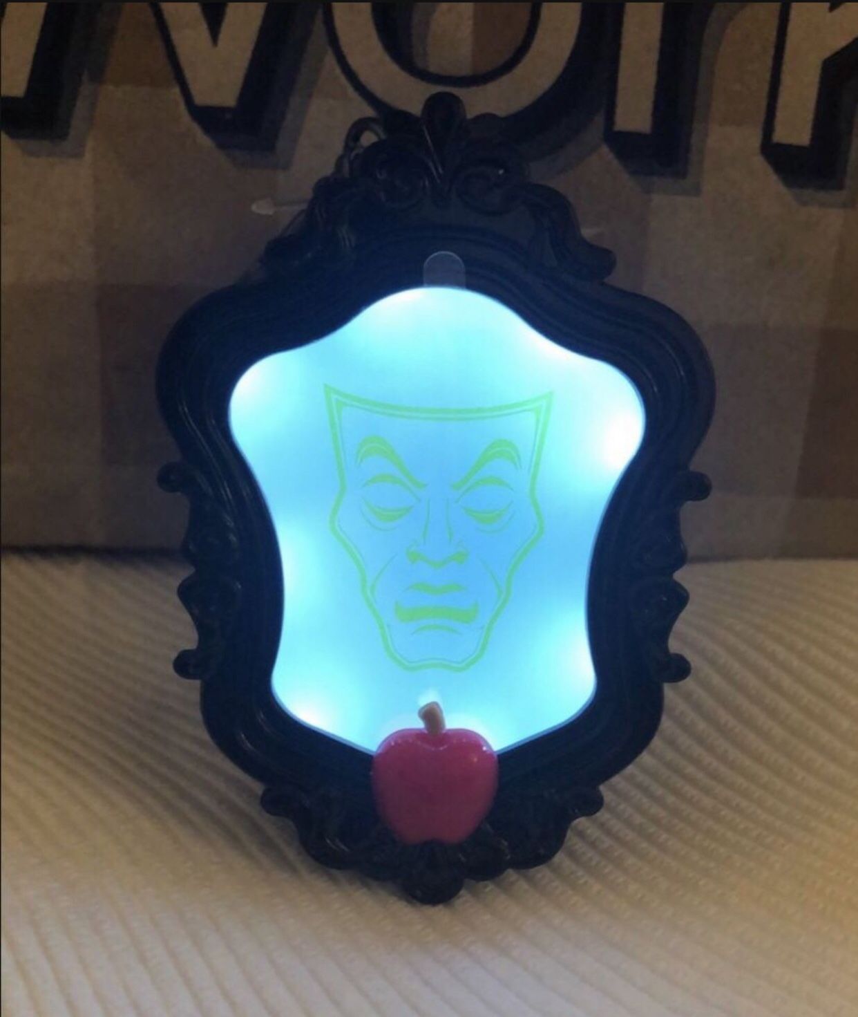 Disney Evil Villains  “Evil Queen”  Hand Sanitizer Holder Bath And Body Works Read Description For Details