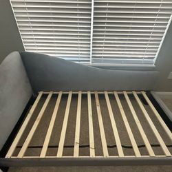Gray day bed