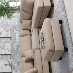 Sectional With Ottoman Reversible /// Financing Available 