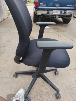 Office Chair Black with padded seat and back support 360°