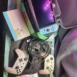 Animal Crossing Special Edition Nintendo Switch plus Carrying Case & Mario Kart 8