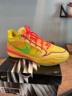 Men’s Nike EYBL size 9.5