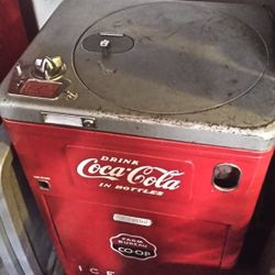 Vendor 23   Horizontal Coca-Cola Machine