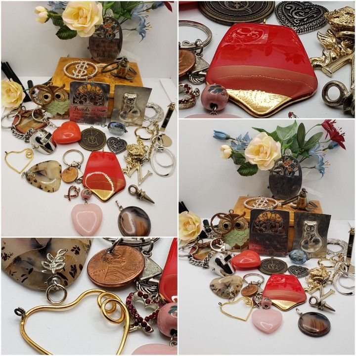BUNDLE, PENDANTS & Keychain 24 Items, this lot contains 19 pendants and 5 keychain, good condition all vintage #924