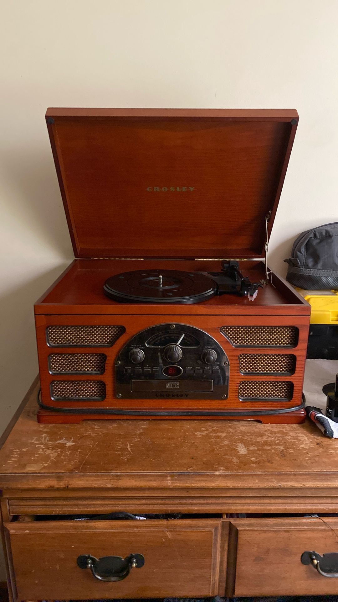 Crosley mini vinyl And Radio