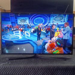50 Inch Samsung Smart Beautiful Tv Comes With Remote Control Shows Great Picture Works Perfect Guaranteed 