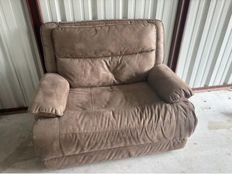 Recliner- Electric- Ashely furniture