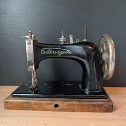 Vintage Eldredgette Children's Sewing Machine 