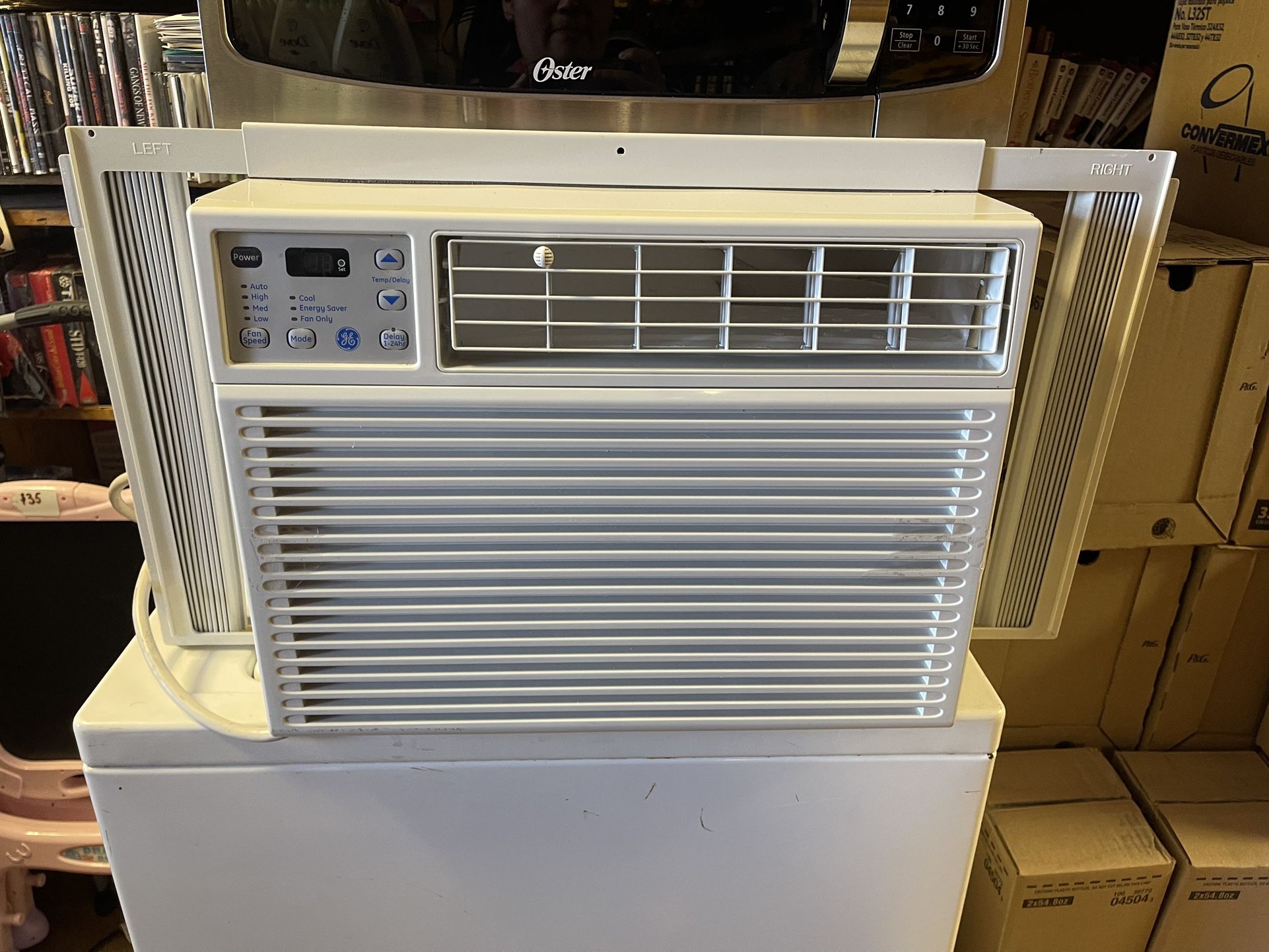 Ac Window Unit 12050 BTU Like New Conditions Read Description