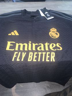 Real Madrid 23/24 Toni Kroos Authentic Jersey Large