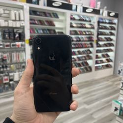 iPhone XR Unlocked 64GB +With Warranty +Free Charger