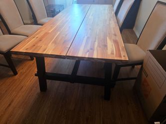Dining table & 6 chairs