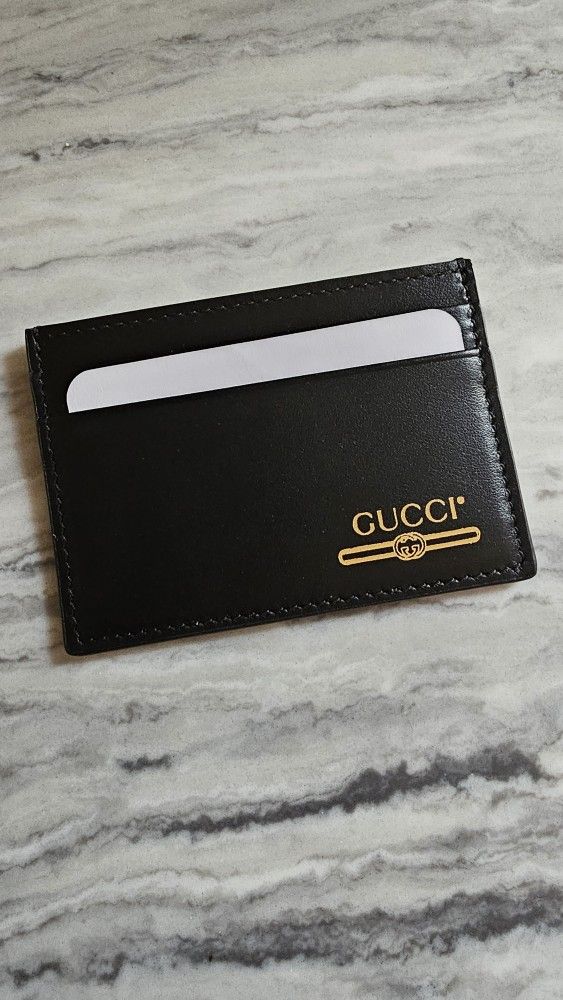 Gucci Leather Card Case with Gucci Logo (4 Card Slot).  Black