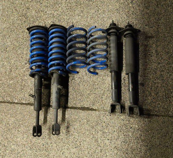 Nissan 350Z Struts and Lowering Springs