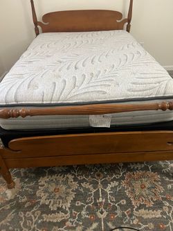 Sealy  12" Plush Pillow Top Mattress and boxspring