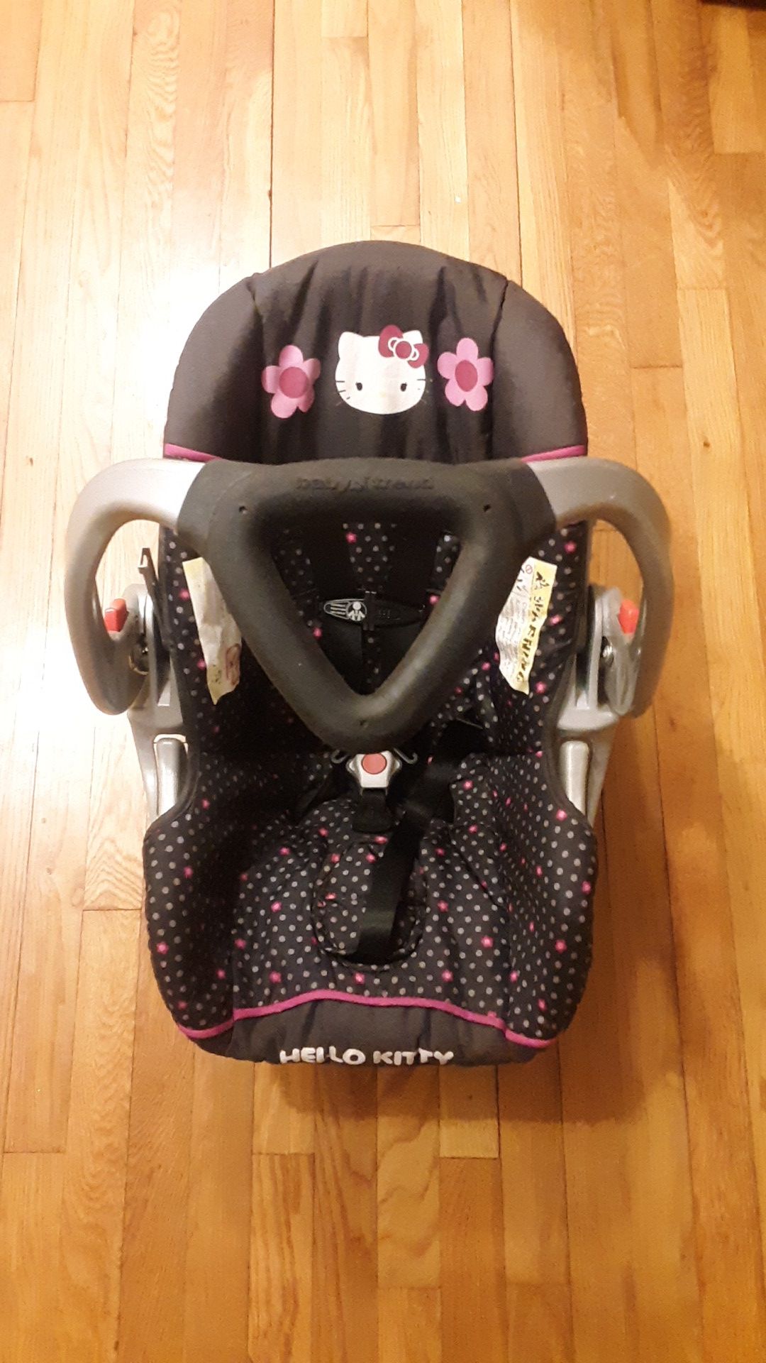 Hello Kitty and Peg Perego Infants car seat