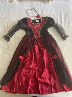 Child Halloween costume. Kids Royal Vampiress Dress Costume. Size M (8 - 10). 