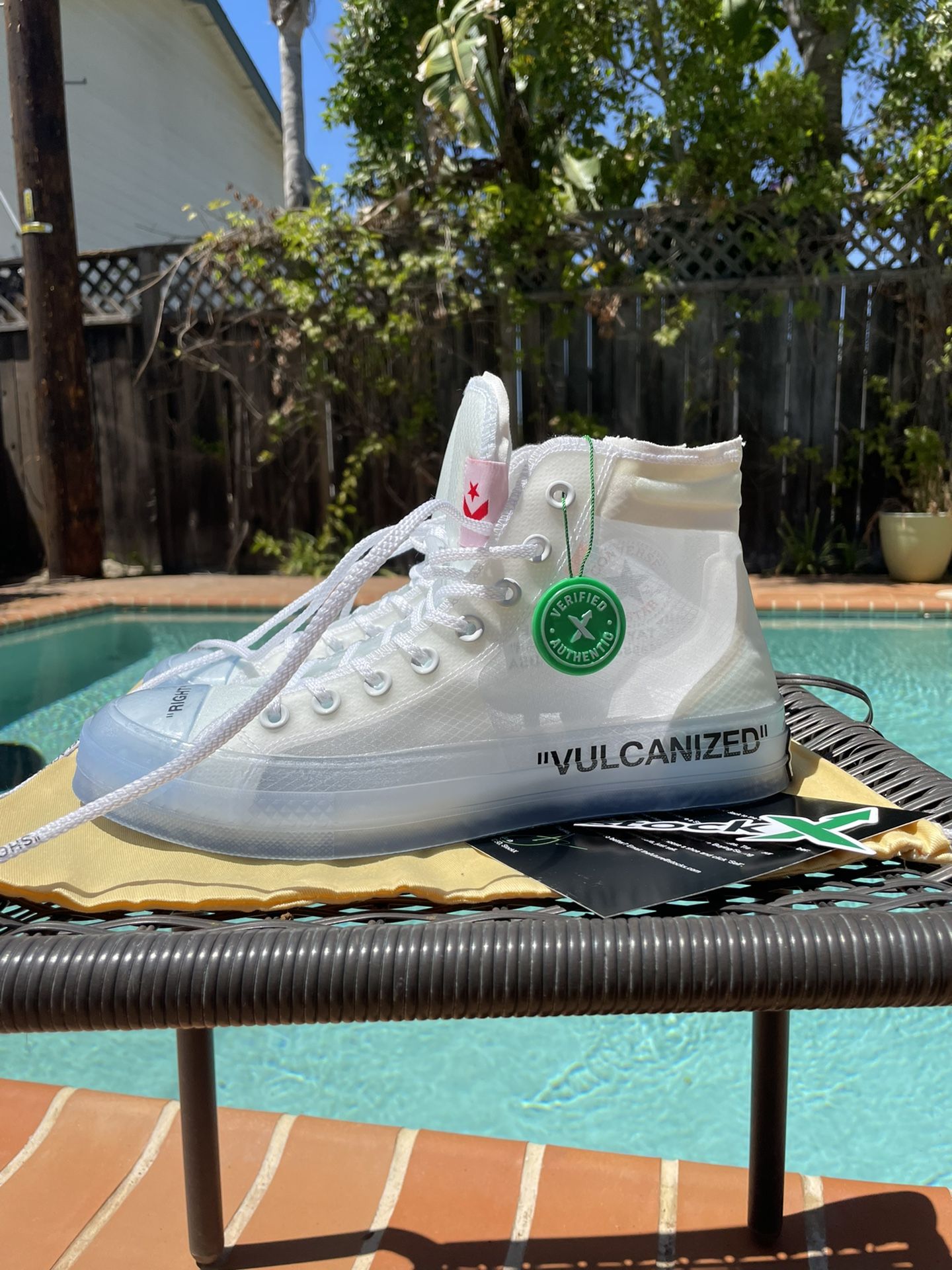 STOCK X - Converse x Off-White Chuck 70